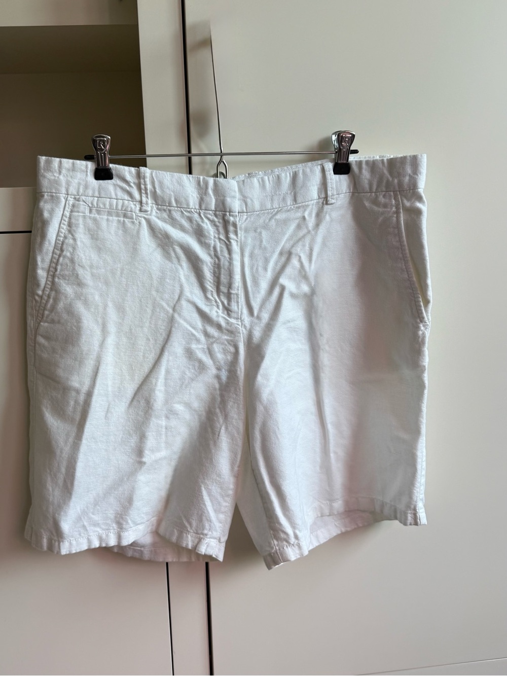 Gap Khakis by Gap Classic Women's White Linen Cotton Shorts 12 gently used